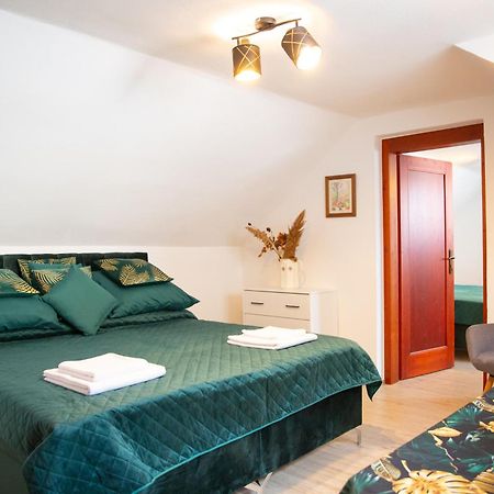 Rezidence Plesivec - Rodinny Apartman S 3 Loznicemi Cesky Krumlov Exterior foto