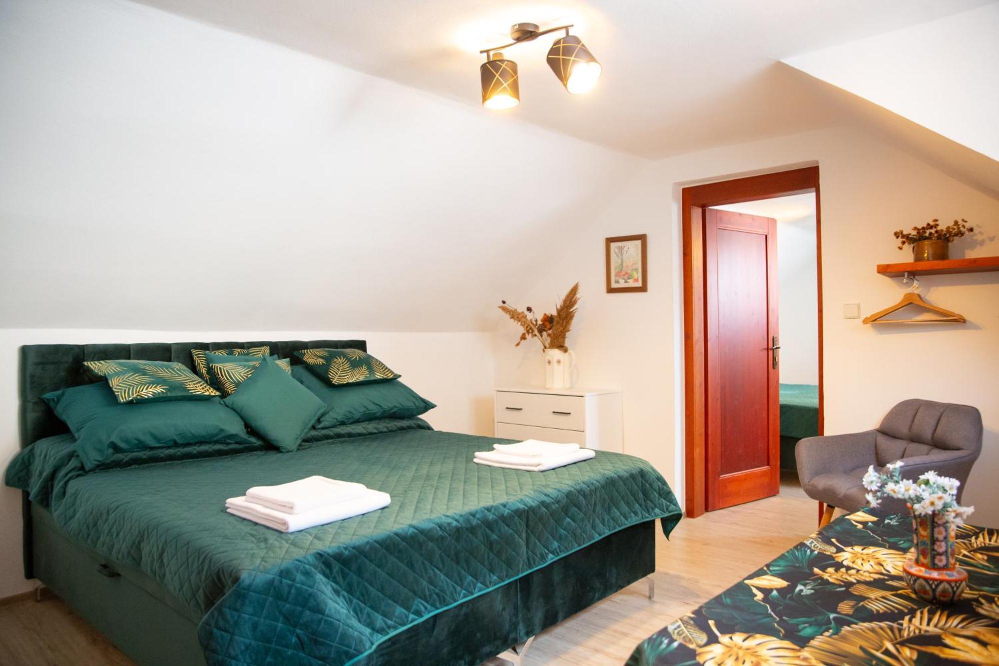 Rezidence Plesivec - Rodinny Apartman S 3 Loznicemi Cesky Krumlov Exterior foto