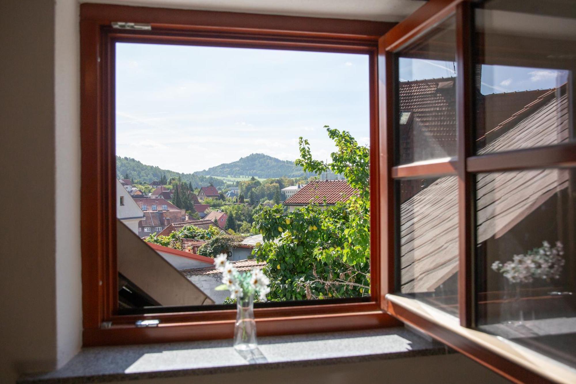 Rezidence Plesivec - Rodinny Apartman S 3 Loznicemi Cesky Krumlov Exterior foto